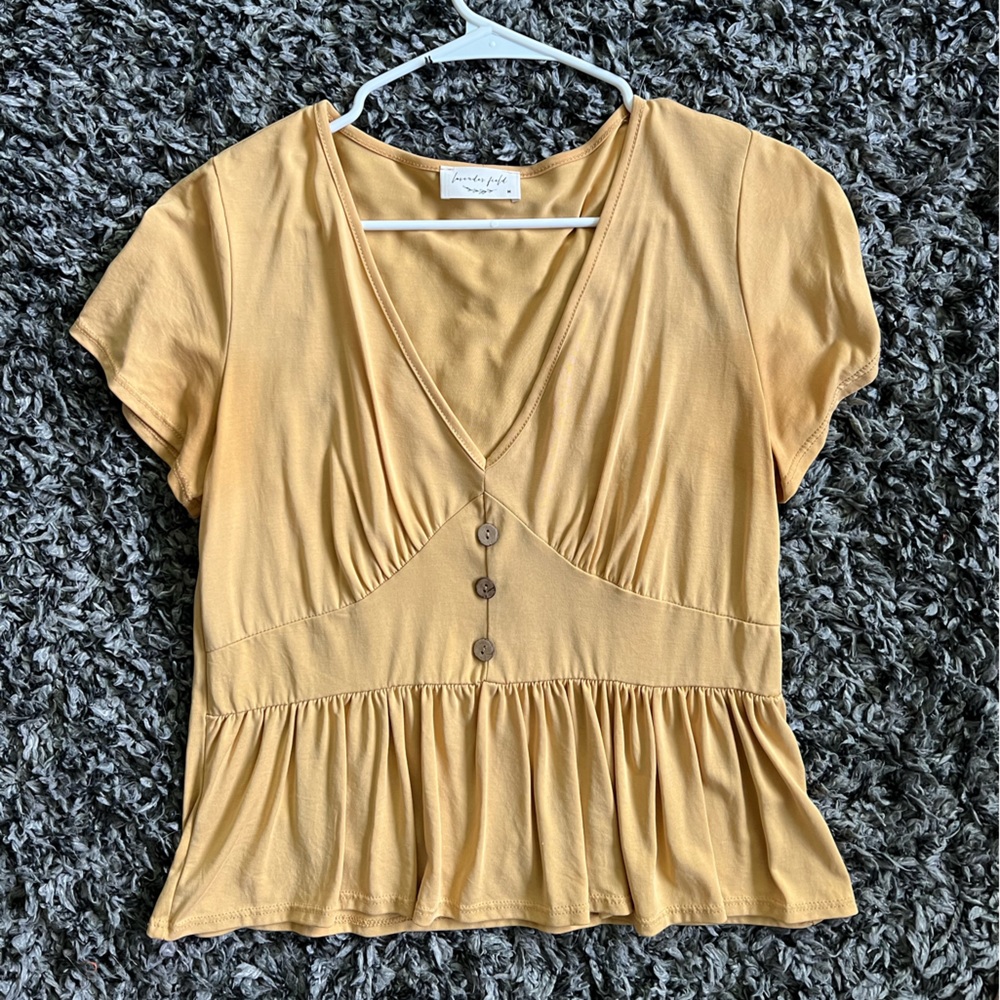 Yellow vneck tshirt
